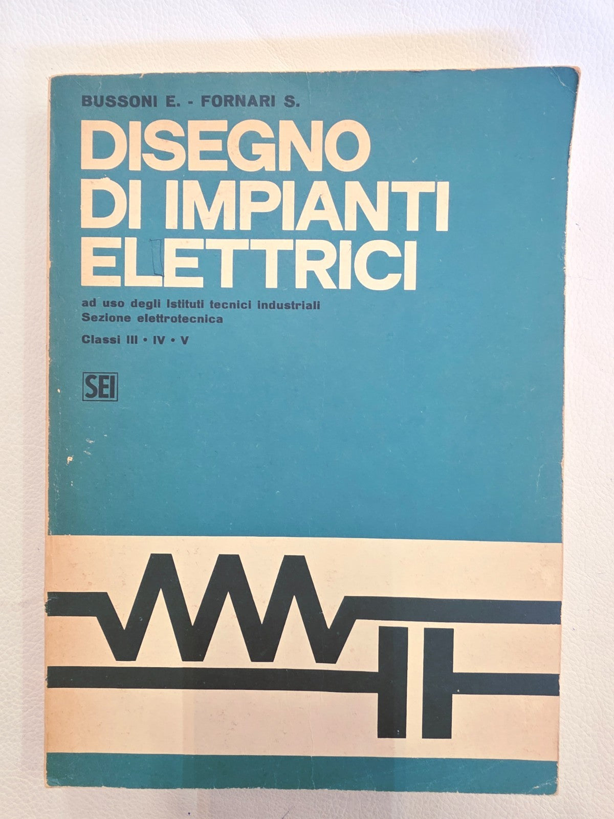 "Disegno di Impianti Elettrici" di E. Bussoni e S. Fornari- LIBRO